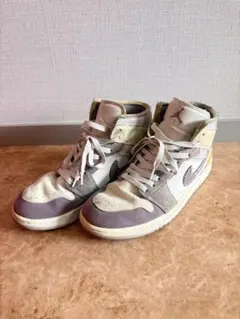 NIKE AIR JORDAN 1 MID スニーカー