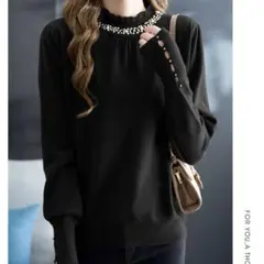 大人上品なブラック ニット　パール装飾 フリルネック　薄手長袖ニット