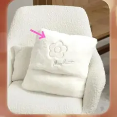 マリークヮント　ノベルティ　クッション
