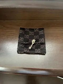 gucci by tomford 鍵型ピアス　片耳