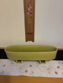 黄緑色 陶器製 楕円形花器