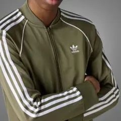 adidas オリーブ トラックジャケット