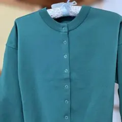 ダークグリーン ボタン付きカーディガン