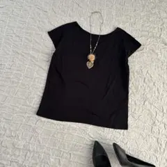 レディース　Tシャツ　半袖カットソー　イネド　黒　ブラック　フレンチ袖のサムネイル
