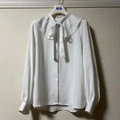 GU ラッフルカラーブラウス ホワイト