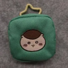 ちいかわ カラビナつき 刺繍スクエアミニポーチ くりまんじゅう