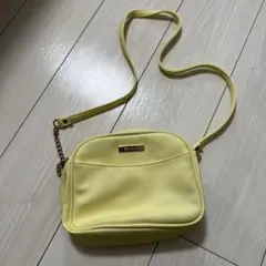 Bershka ショルダーバッグ イエローのサムネイル
