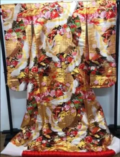 豪華絢爛 色打掛 金彩 牡丹 菊 華やか 豪華絢爛 色打掛 金彩 牡丹 菊 華やか - メルカリ