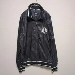 Nike ブラック ジップアップジャケット　ナイロン
