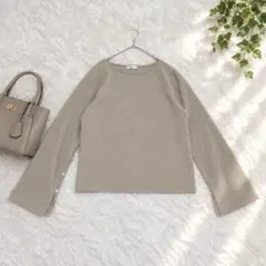 T【タルバイユミ】長袖カットソー M ベージュ 袖ボタンスリット 凹凸 綺麗め