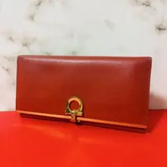 0187 Salvatore Ferragamo ガンチーニ レッド 長財布のサムネイル