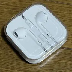 新品・未使用　イヤホン　iPhone　有線イヤホン　音量調整付き　ケース付き