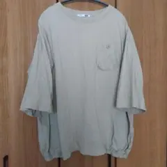 ベージュ ポケット付き 五分袖Tシャツ