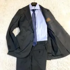 ユニバーサルランゲージ スーツ