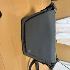 ミレスト　ショルダーバッグ
