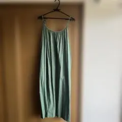 ハニーズ　ワンピースM size グリーン