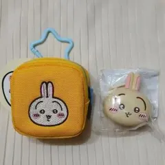 ちいかわ　カラビナ刺繍ポーチ　おかおミニシリコンポーチ　うさぎ