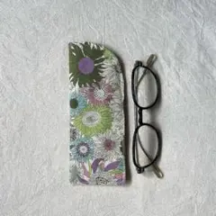 ハンドメイド　メガネケース　　　　　　　　　　　　　　リバティ　スモールスザンナ