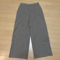 UNIQLO グレー ワイドパンツ Mサイズ