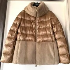 美品 HERNO フェイクファー切替 ナイロンウルトラライトダウンコート40のサムネイル