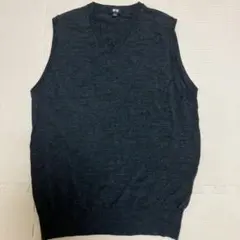 ユニクロ　エクストラファインメリノVネックベスト　グレー　M