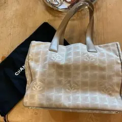 CHANEL シャネル のニュートラベルラインのトートバッグシリアルあり