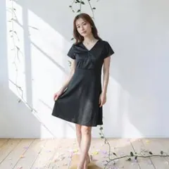 ＊新品＊ Vネック ワンピース 半袖 ブラック 黒 オシャレ クーポントレンド