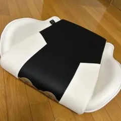 波模様の白黒合成皮革チェア