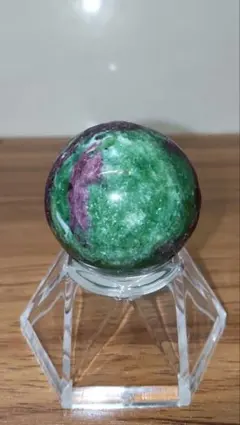 天然石　ルビーインゾイサイト　スフィア　台座付き