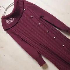 刺繍入りボルドーロングニットワンピ