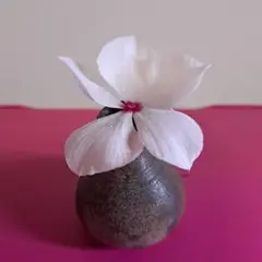 ダークブラウン 陶器 一輪挿し
