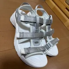 KEEN スポーツサンダル ホワイト・シルバー　24センチ