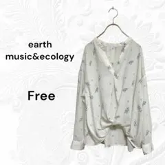アースミュージックアンドエコロジー　シンプル　上品　花柄ブラウス　Free