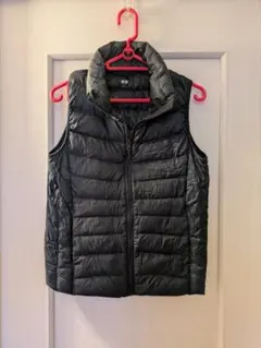 ユニクロ ネイビー ウルトラライト ダウンベスト キルティング