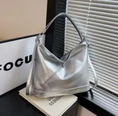 ショルダーバッグ　3way　シルバー　PUレザー　大容量　高品質　韓国