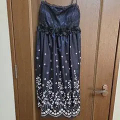 【断捨離品】ネイビー刺繍花飾りドレス