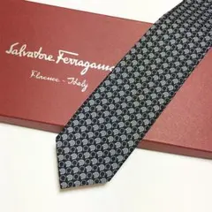 未使用級 サルヴァトーレフェラガモ ネクタイ シルク ブラック 総柄 ガンチーニ