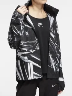 ナイキ シールド ランニング ジャケット 新品 S ジップパーカー