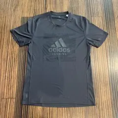 アディダスadidas ブラックランニングTシャツ　黒ランニングTシャツ
