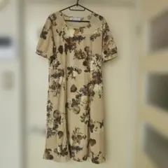 【新品未使用】IKUKO 花柄半袖ワンピース