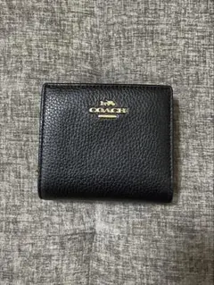 COACH　 二つ折り財布　Cチャーム ブラック