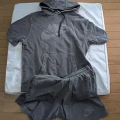 ナイキ、トレナー上下セット