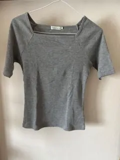 スクエアネック Tシャツ