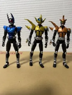箱無し・付属品欠品 S.H.Figuarts 仮面ライダーカブト 3体セットのサムネイル