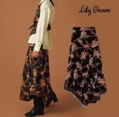 美品　Lily brown リリーブラウン　フラワーチェーン柄　スカート　F　黒のサムネイル