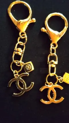 CHANELノベルティ ゴールド チャーム2個 ピアスに加工可(無料)