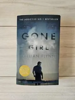 Gone Girl by Gillian Flynn 本