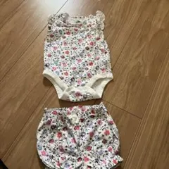 花柄ロンパースとショートパンツセット