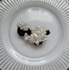 【羊】　ビーズ刺繍　ブローチ　パール　ひつじ