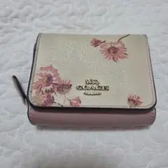 COACH 花柄 三つ折り財布　ピンク
